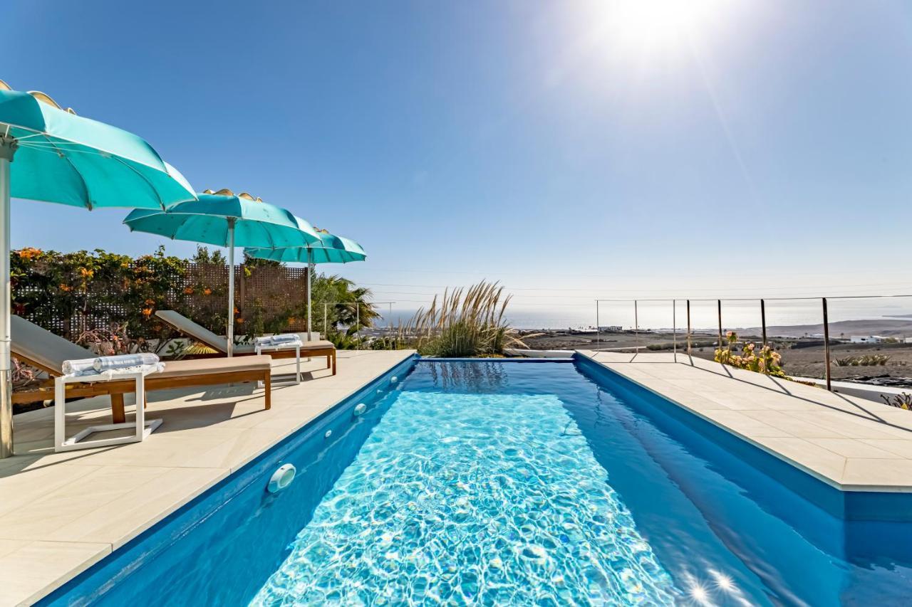 Tías "New" Deluxe Designer Villa Infinity, With Panoramic Sea Views,Own Exclusive Heated Private Pool, Subtropical Gardens מראה חיצוני תמונה